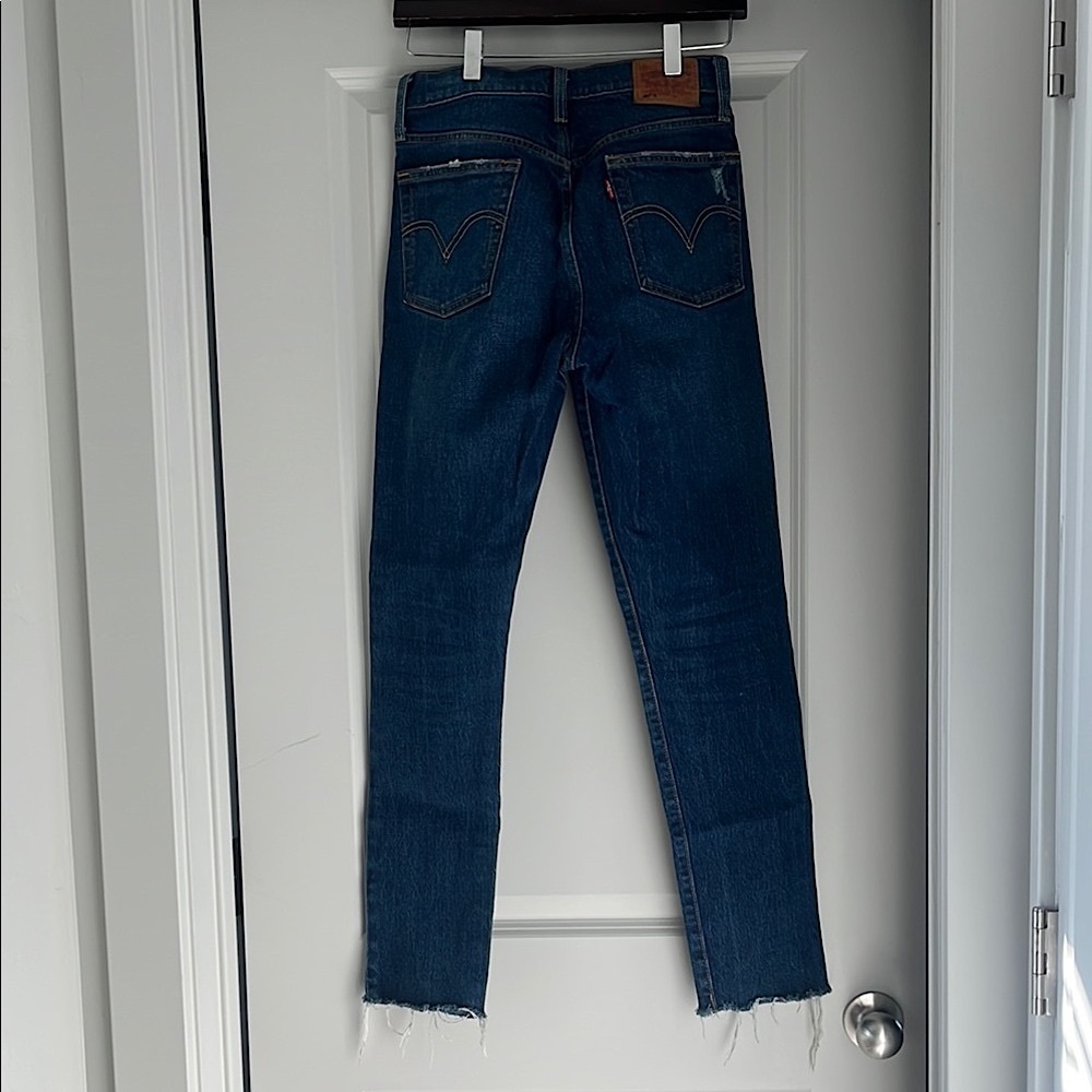 Levi Skinny Jeans - Picture 9 of 12